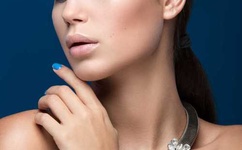 他撕开我奶罩揉吮我奶头